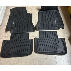 Black All-Weather Custom-Fit Car Floor Mat by 3W MB c300